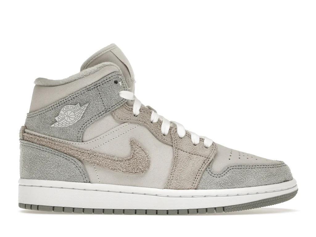 Jordan 1 Mid SE
Particle Grey (Women's)