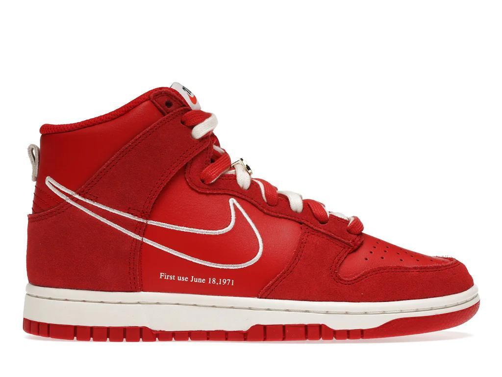 Nike Dunk High
First Use Red