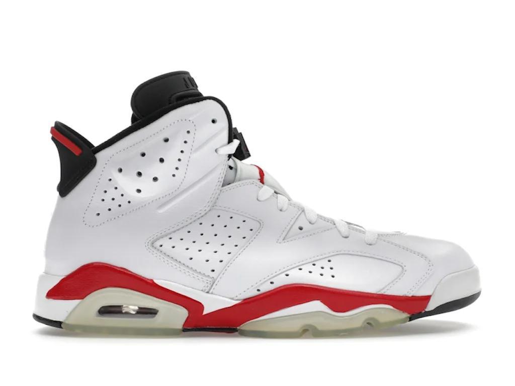 Jordan 6 Retro
Bulls (2010)