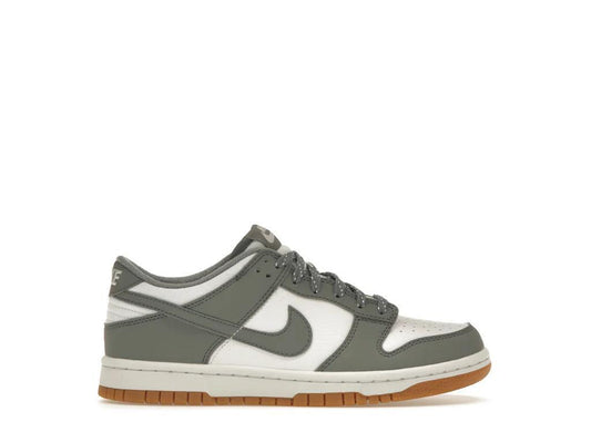 Nike Dunk Low
Reflective Grey