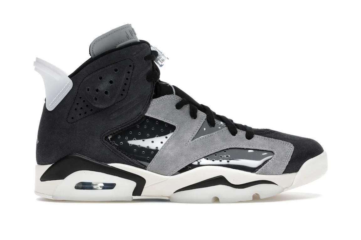 Jordan 6 Retro
Tech Chrome (Women's)