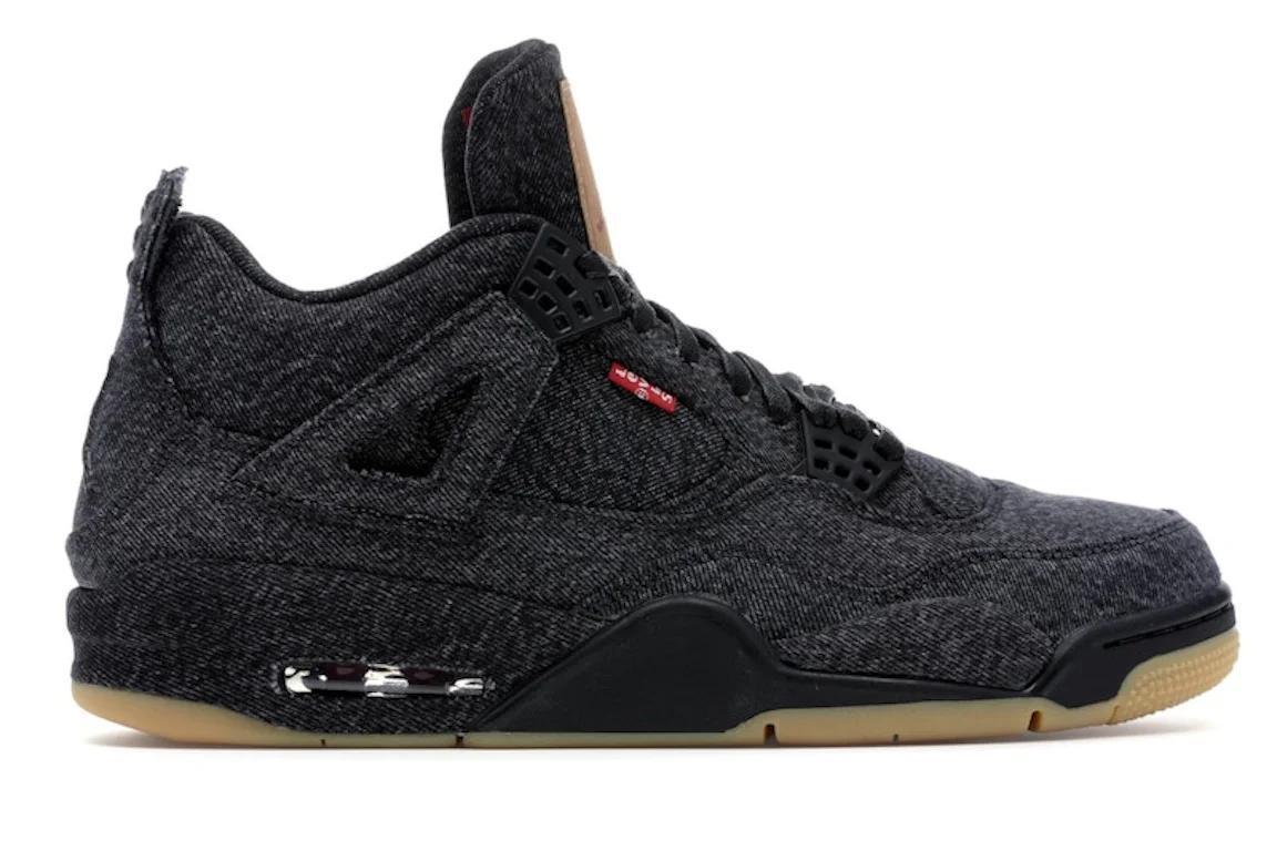 Jordan 4 Retro
Levi's Black (Levi's Tag)