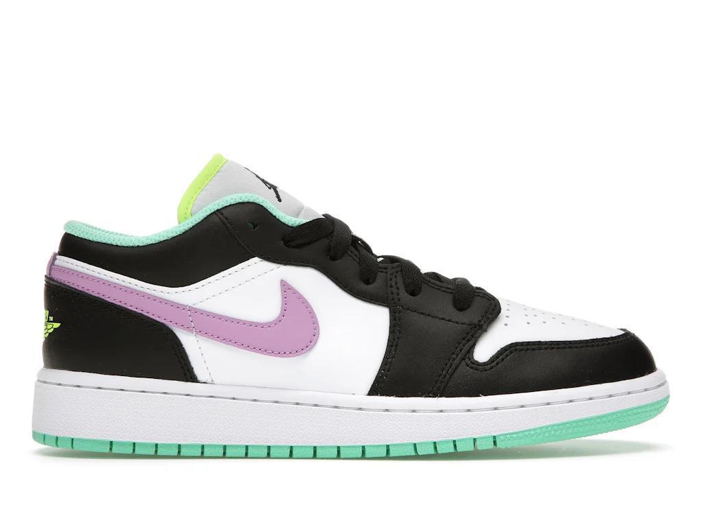 Jordan 1 Low
Green Glow Violet Shock